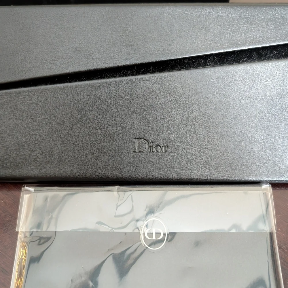 Dior Gold and Black Sunglasses - Picture 7 of 8